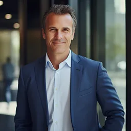 Experteer GmbH ChatGPT ad — Exclusive Senior Level Careers