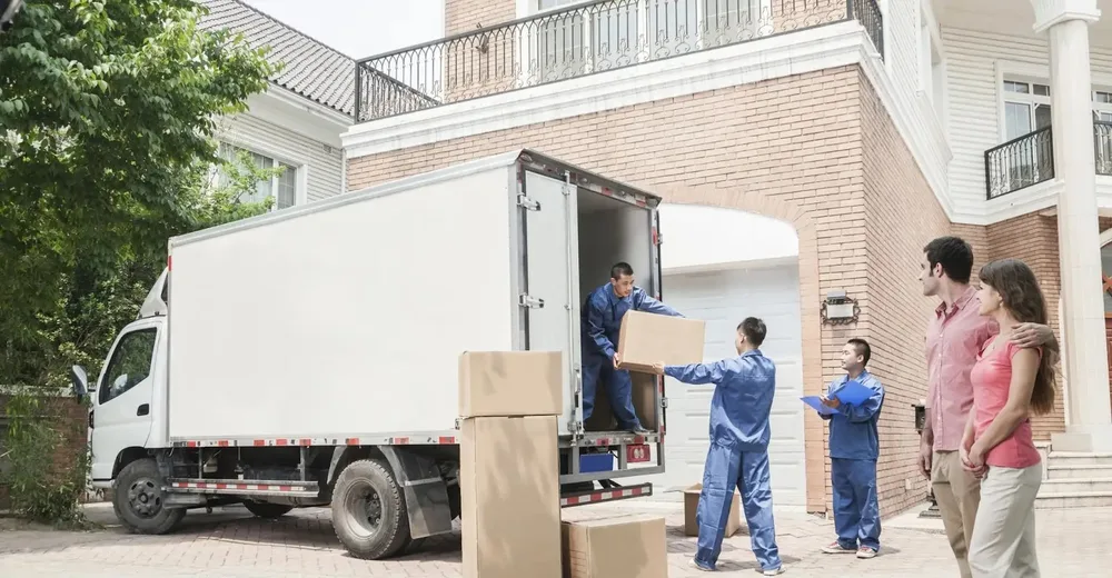 Top10.com ChatGPT ad — 10 Best Moving Companies