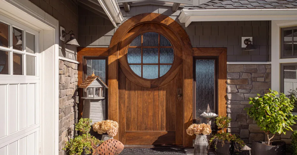 RealCraft ChatGPT ad — Upgrade to Solid Wood Doors