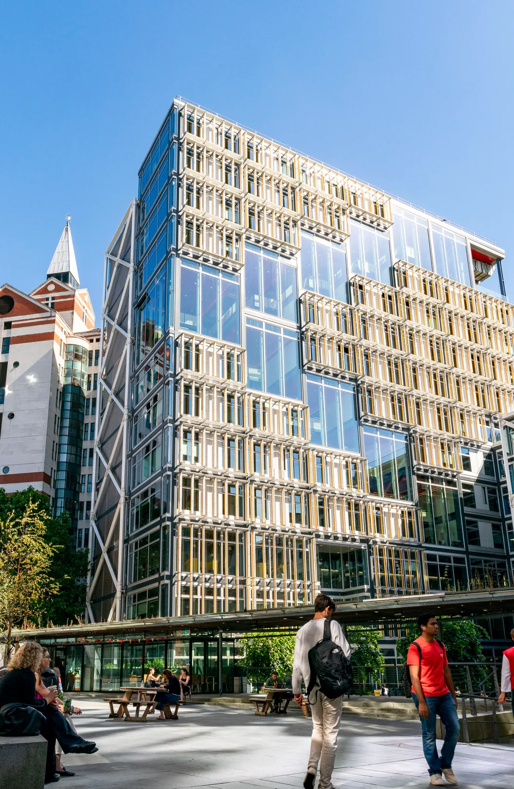 The London School of Economics and Political Science ChatGPT ad — Explore Climate, Cities and Society in Education & Learning