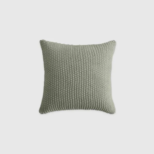 Quince ChatGPT ad — Artisanal Wool Pillow Covers?