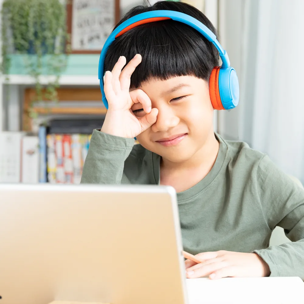 Outschool, Inc ChatGPT ad — Summer Classes Built for Kids