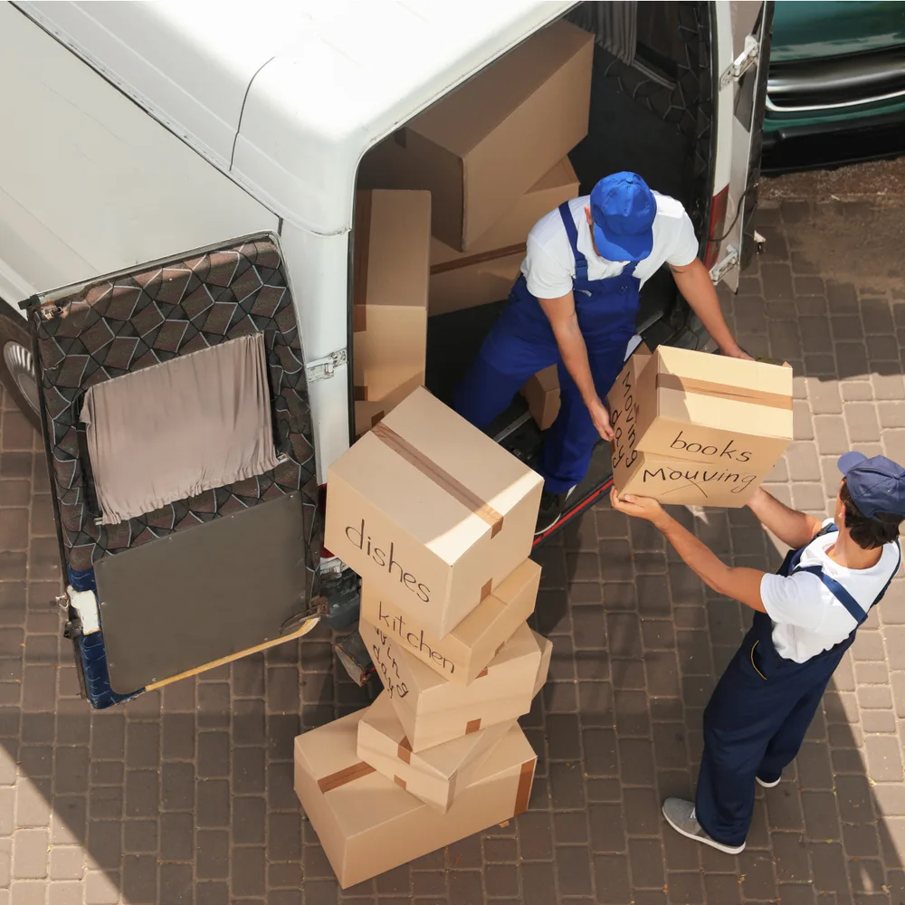 Top10.com ChatGPT ad — Long-Distance Movers Ranked