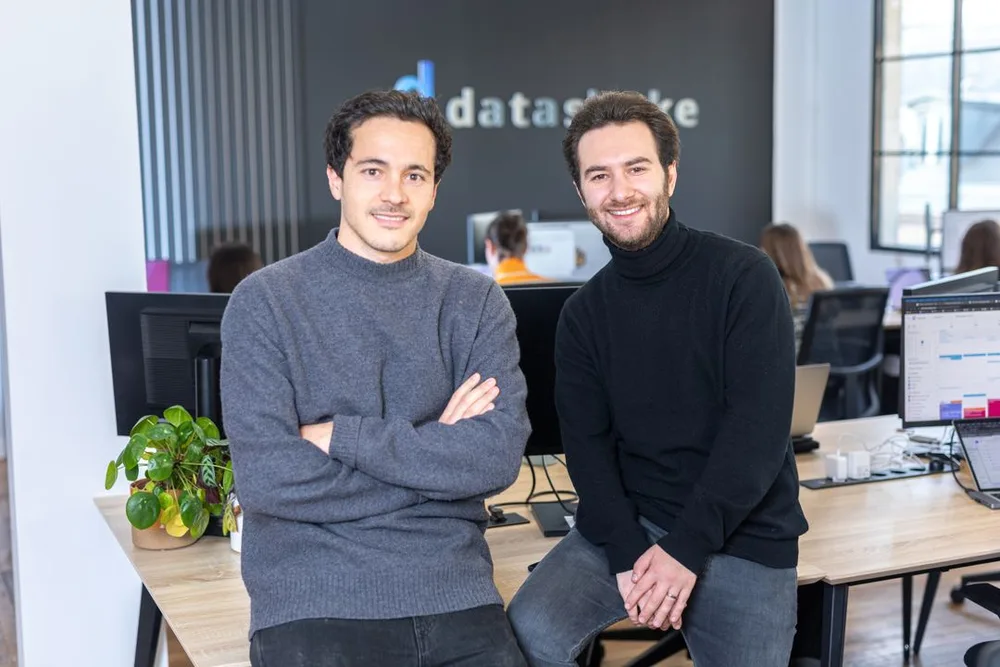 DATASHAKE ChatGPT ad — datashake: SEO, GEO & Paid media agency for growth in AI Search Optimization