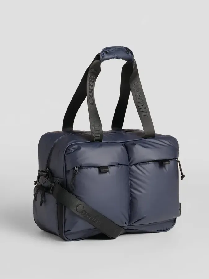 Comfrt ChatGPT ad — Comfrt Anywhere Bag