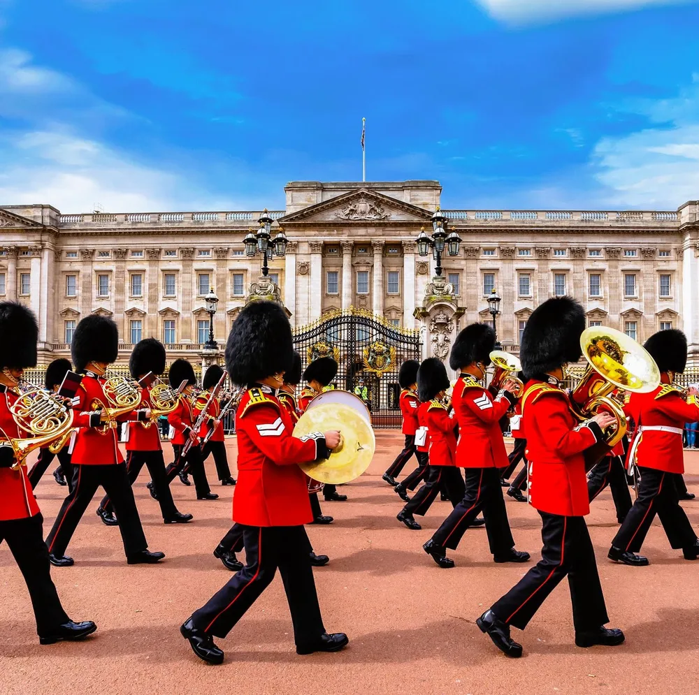 GetYourGuide ChatGPT ad — Top things to do in London