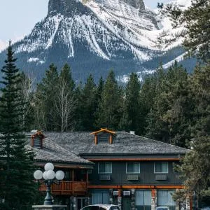 Booking.com ChatGPT ad — Lake Louise Ski Resorts