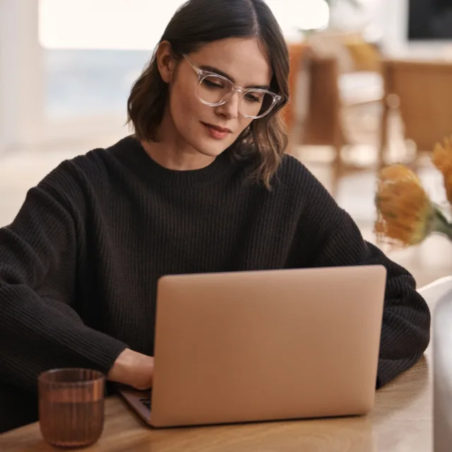 HubSpot ChatGPT ad — Persona Builder in Travel & Hospitality