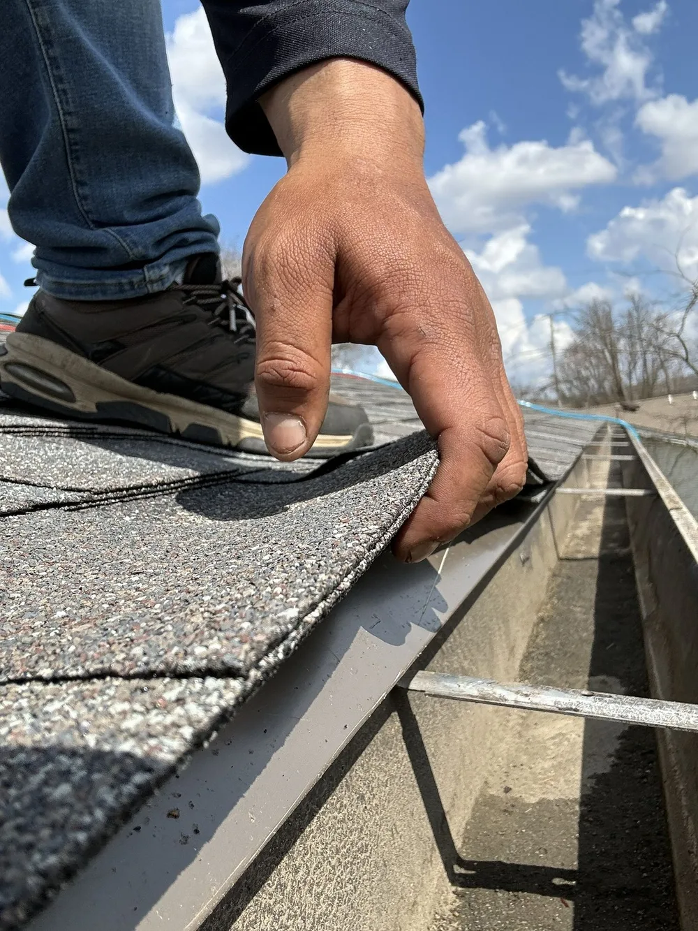 Five Points Roofing ChatGPT ad — How's your roof? Get a free roof inspection today in Roofing Services